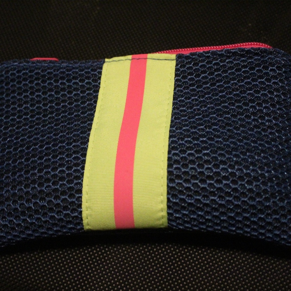 Blue Green Mesh Ipsy Bag (FREE FACEMASK INCLUDED)